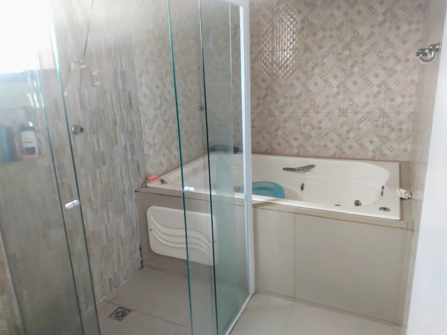 Imagem Casa à venda 4 Quartos, 4 Suites, 4 Vagas, 300M², São Benedito, Pindamonhangaba - SP