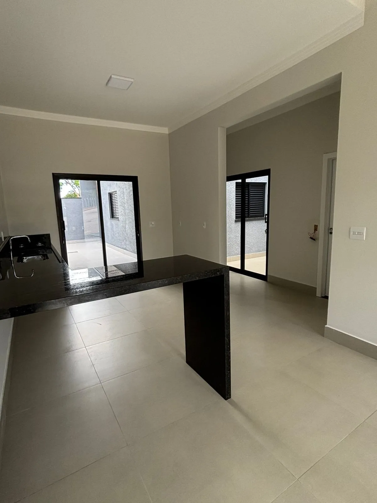 Imagem Casa Térrea no Condomínio Villagge Ipanama 1 - 3 Dormitórios, Suíte e Área Gourmet