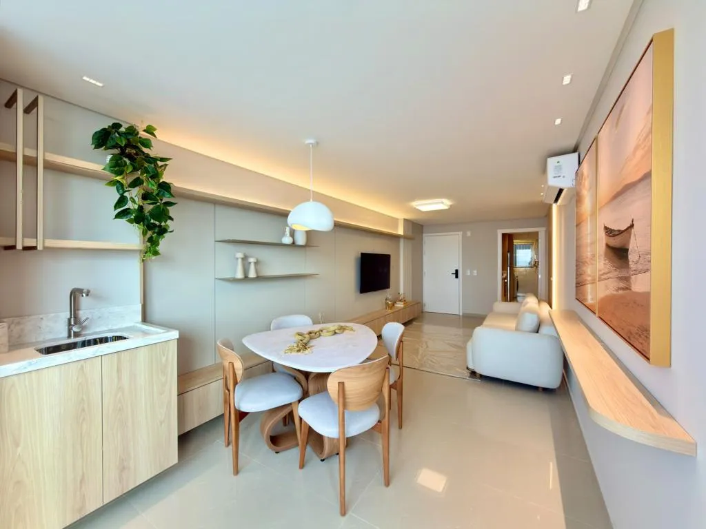 Foto do imóvel: Apartamento 2 Dormitórios - Bairro Zona Nova em Avenida Beira Mar