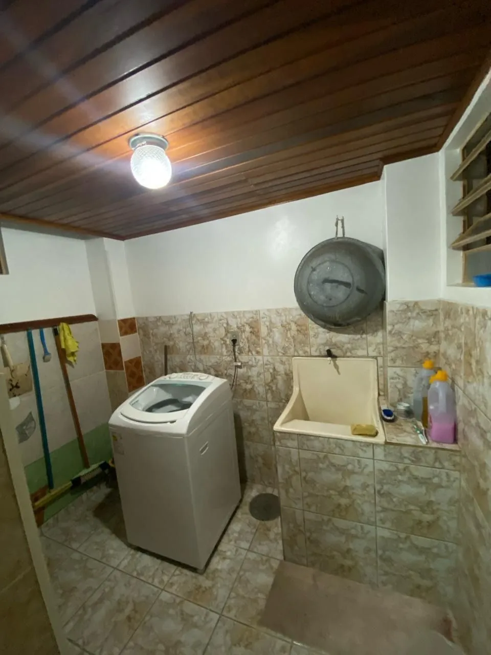 Imagem Ótima casa de dois pavimentos localizada no Bairro Restinga