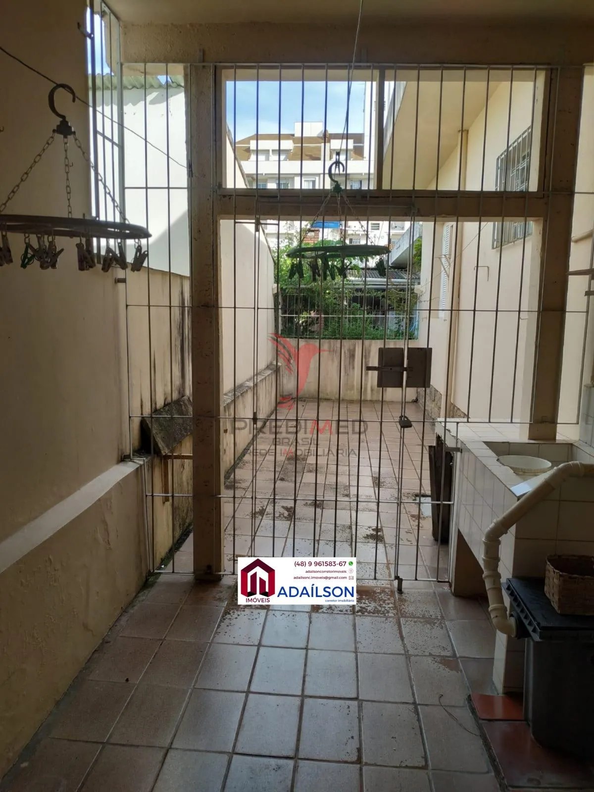 Imagem Casa em Florianópolis com 4 Quartos e 2 banheiros à Venda, 141 m² por R$ 1.490.000