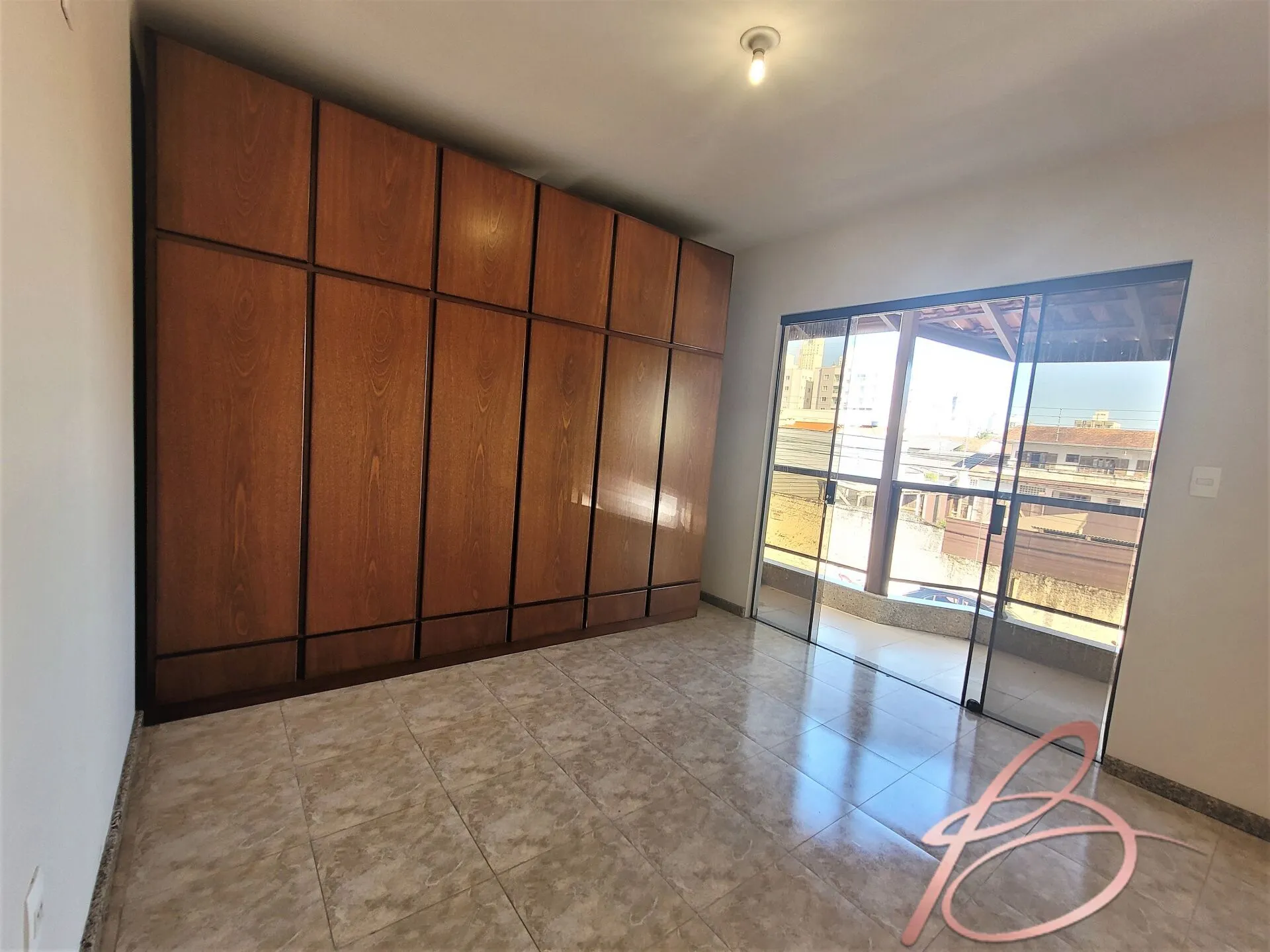 Imagem Excelente casa no centro de Balneário Camboriu