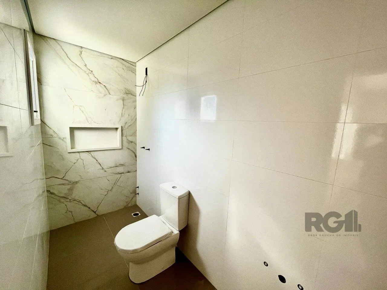 Imagem Casa 3 quartos, suíte, 2 vagas, piscina, 240m² - Vila Nova POA/RS