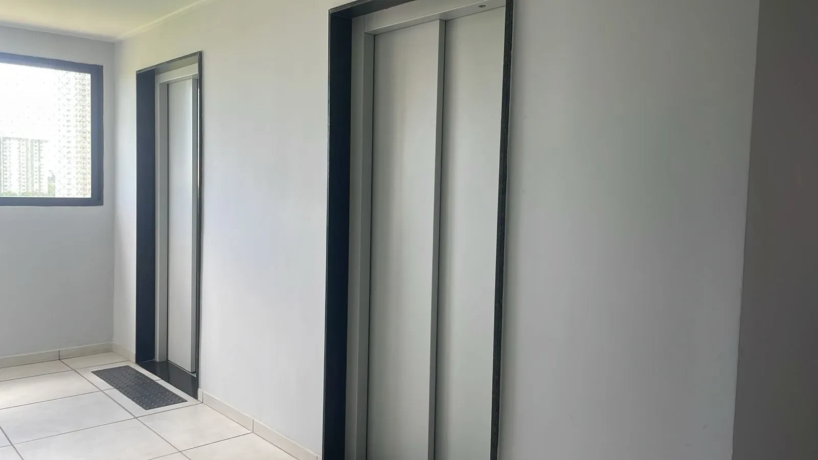 Imagem Apartamento com 2 Quartos à Venda, 45 metros em Caxangá - Recife