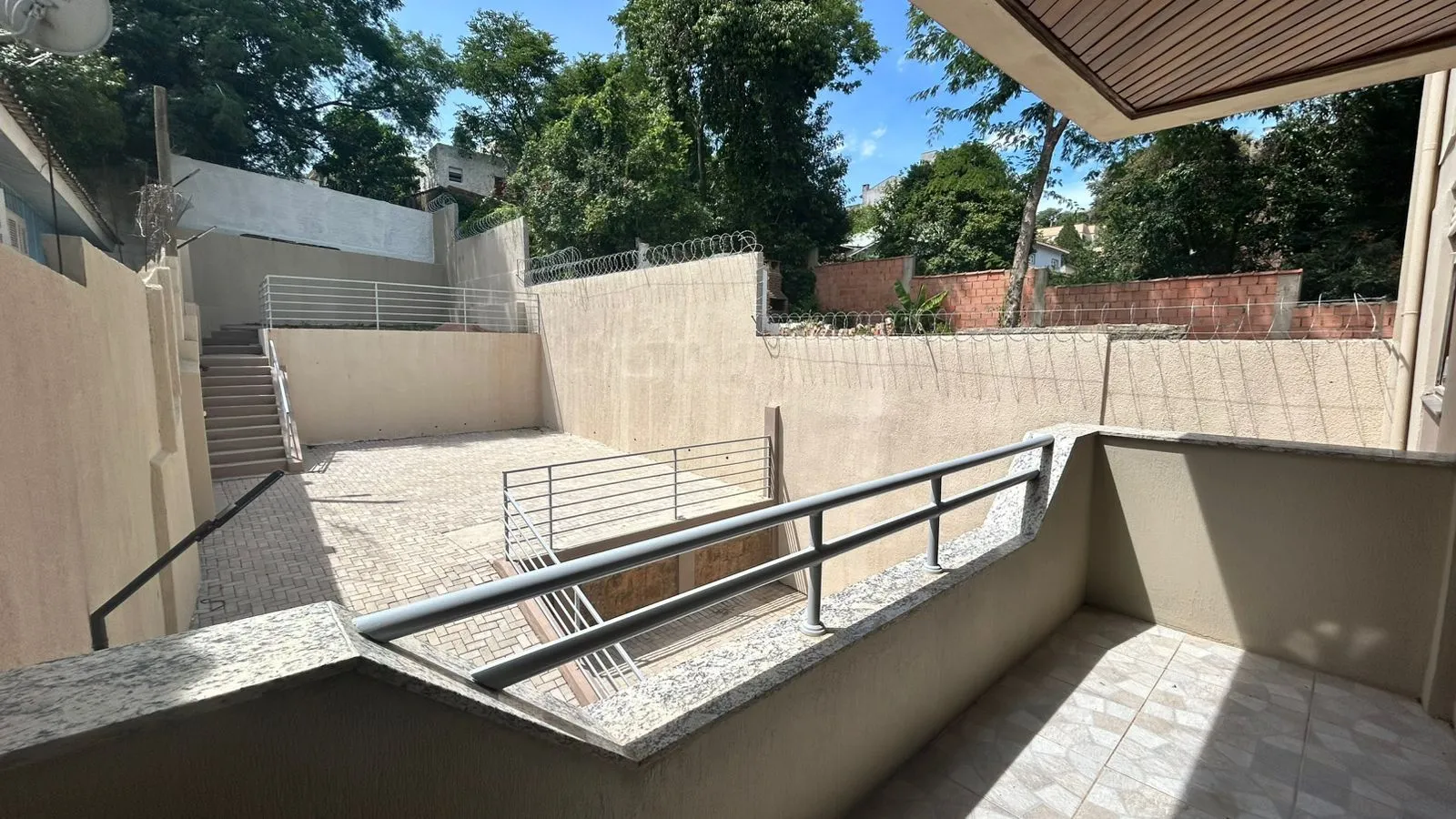 Imagem Apartamento 2 dormitórios no bairro Medianeira em Porto Alegre para Alugar