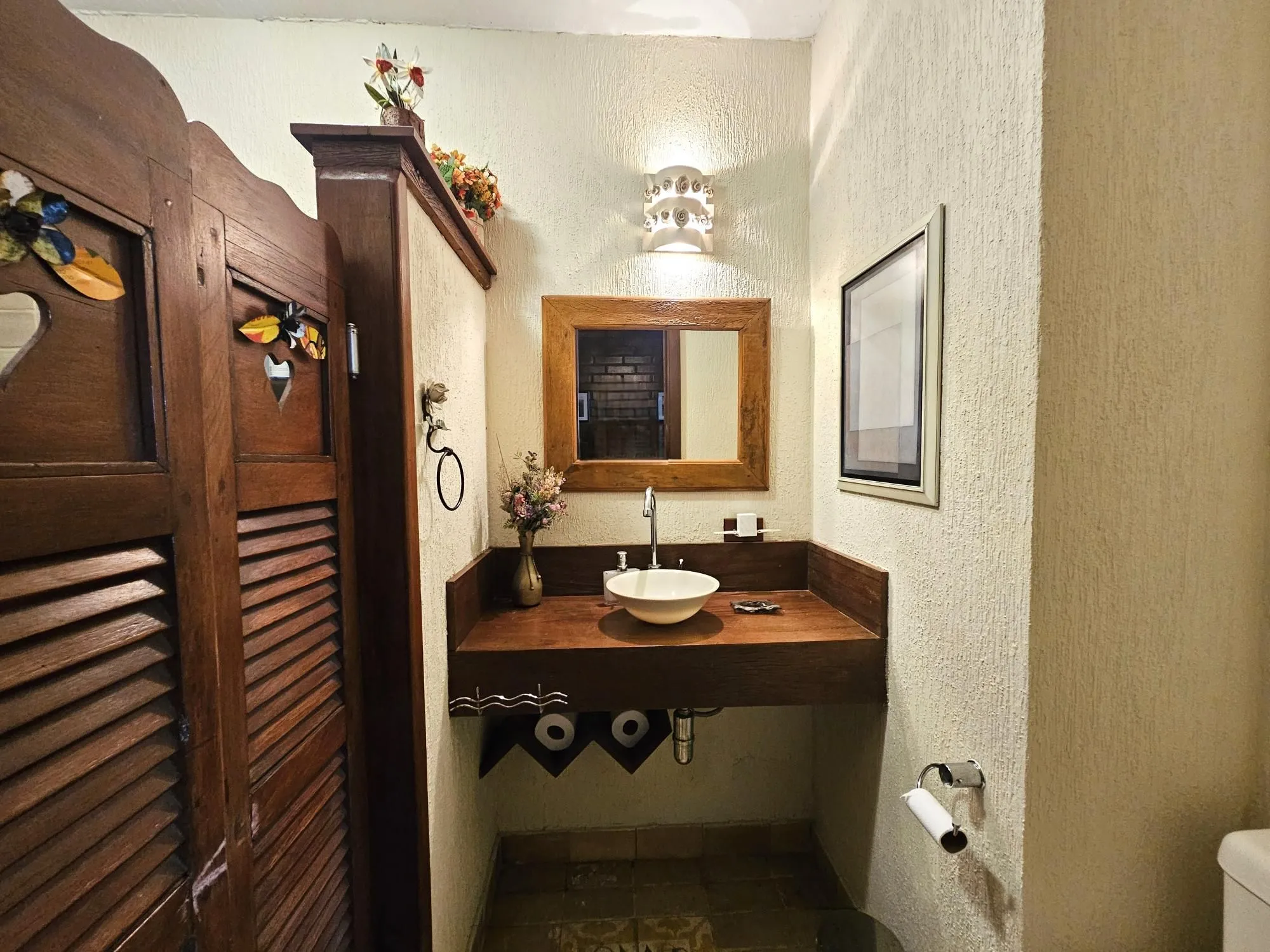 Imagem LINDA CASA NO BAIRRO GUARUJÁ - TERRENO COM 22 METROS DE FRENTE