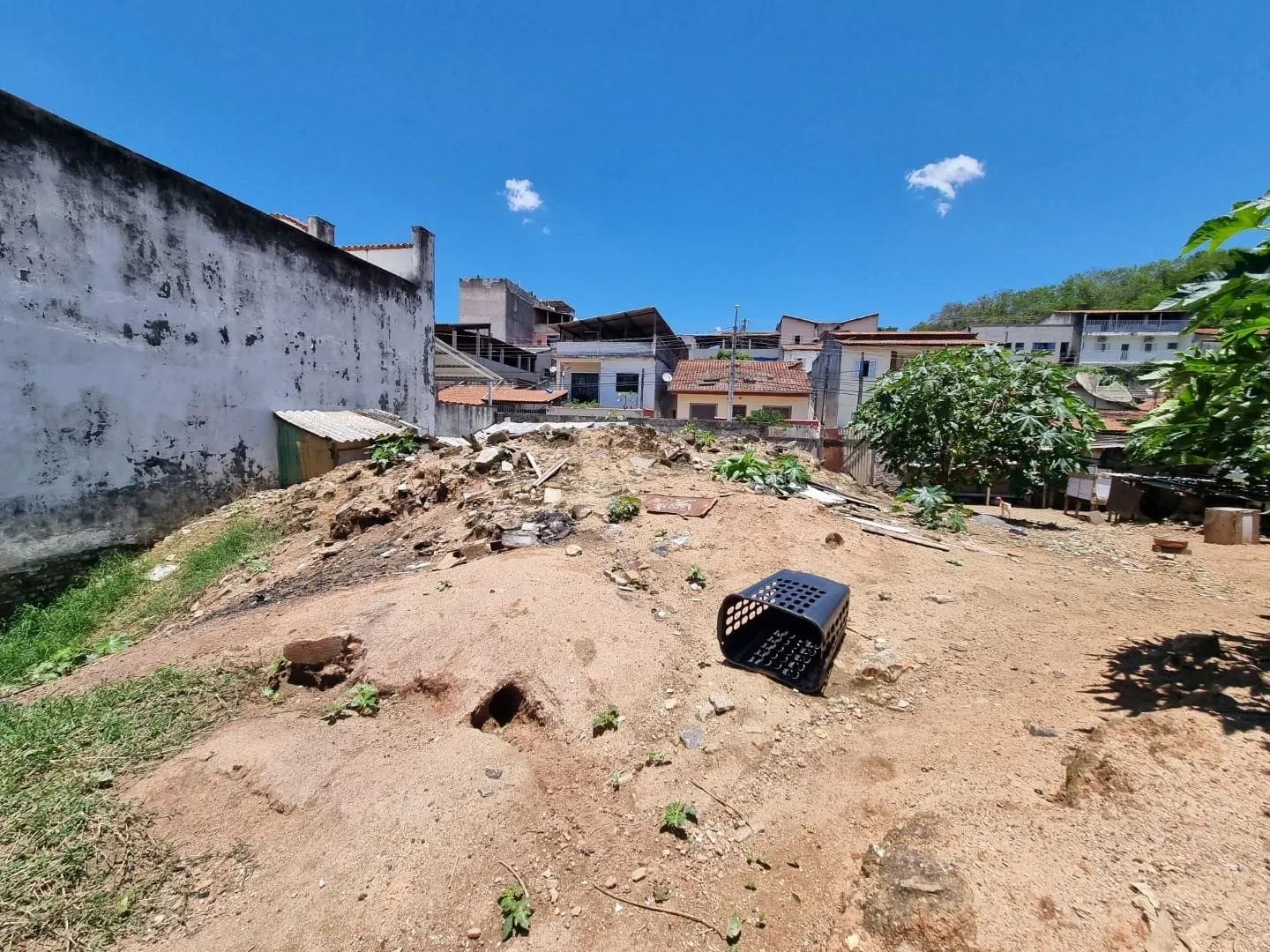Imagem Terreno Plano de 250 m² em Itaguassu, com Opção de Expansão para 500 m² - Perfeito para Empreendimentos ou Pousada