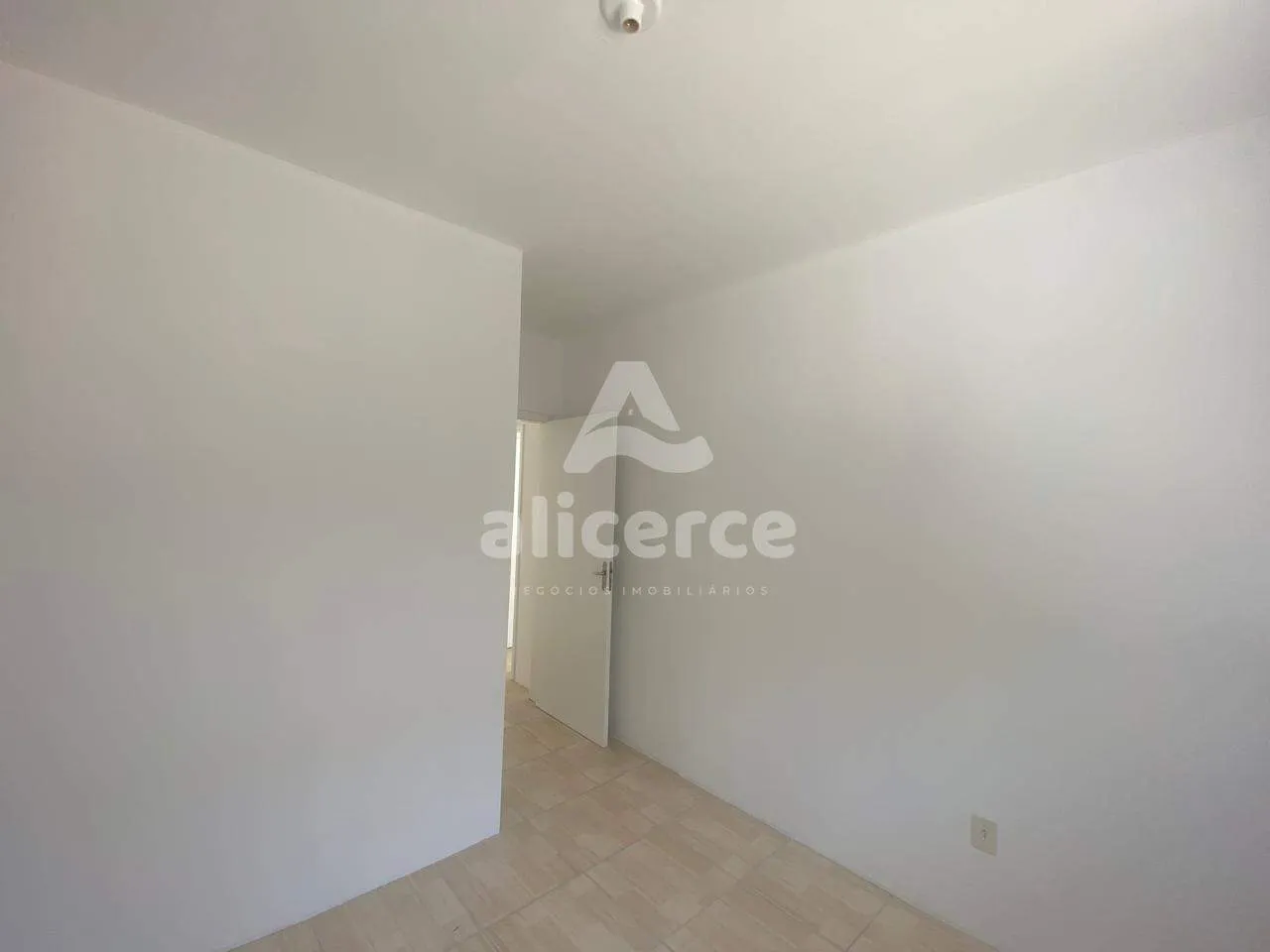 Imagem Casa completamente reformada pronta para morar, próximo a escola e comerçio