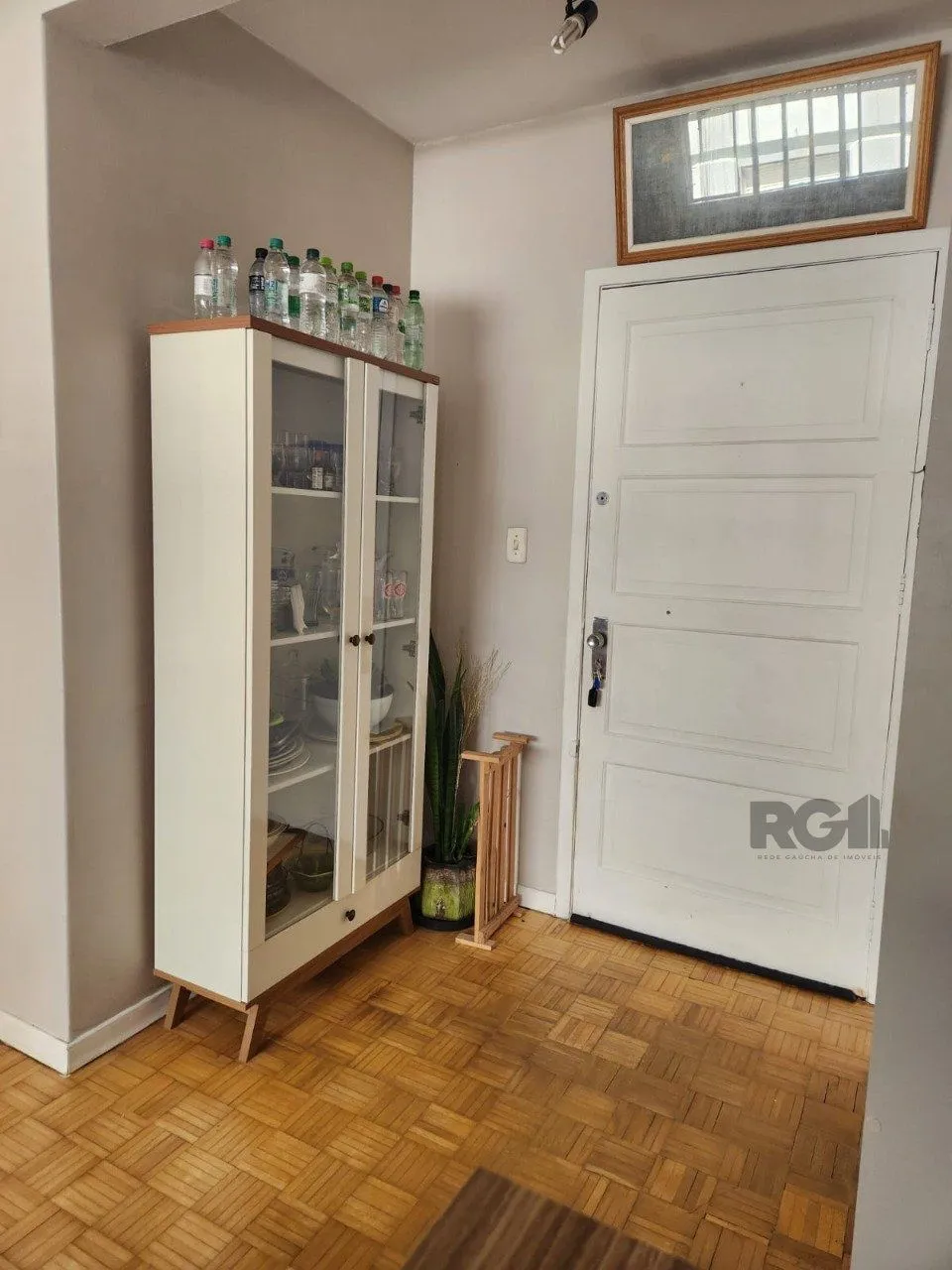 Imagem Apartamento de 1 quarto e uma vaga de garagem no bairro Floresta em Porto Alegre