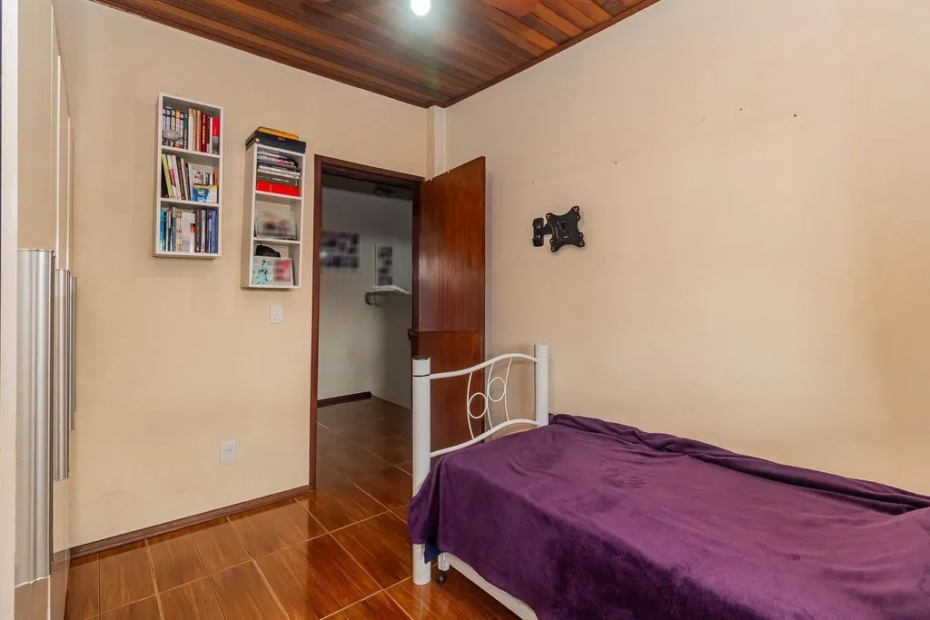 Imagem Casa de 3 dormitórios à venda Bairro Rubem Berta - Porto Alegre
