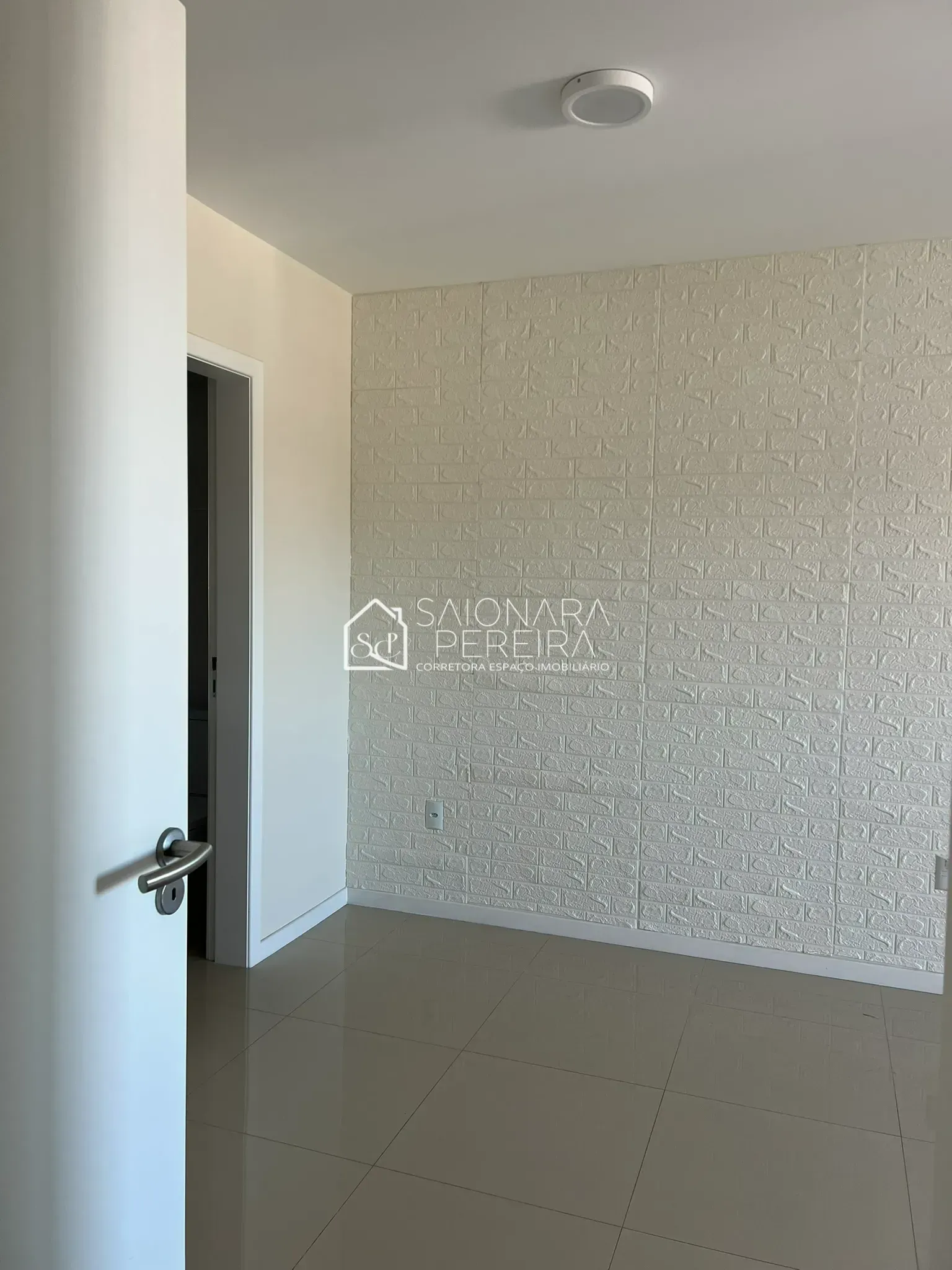 Imagem Apartamento com 2 dormitórios e suíte à venda no bairro Campinas, São José - SC