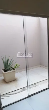 Imagem Casa Residencial / Comercial à venda com 3 dormitórios na Mercês, Uberaba