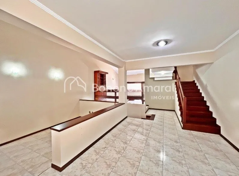 Imagem "Casa Sobrado de Alto Padrão à Venda no Condomínio Chácara Flora em Valinhos"
