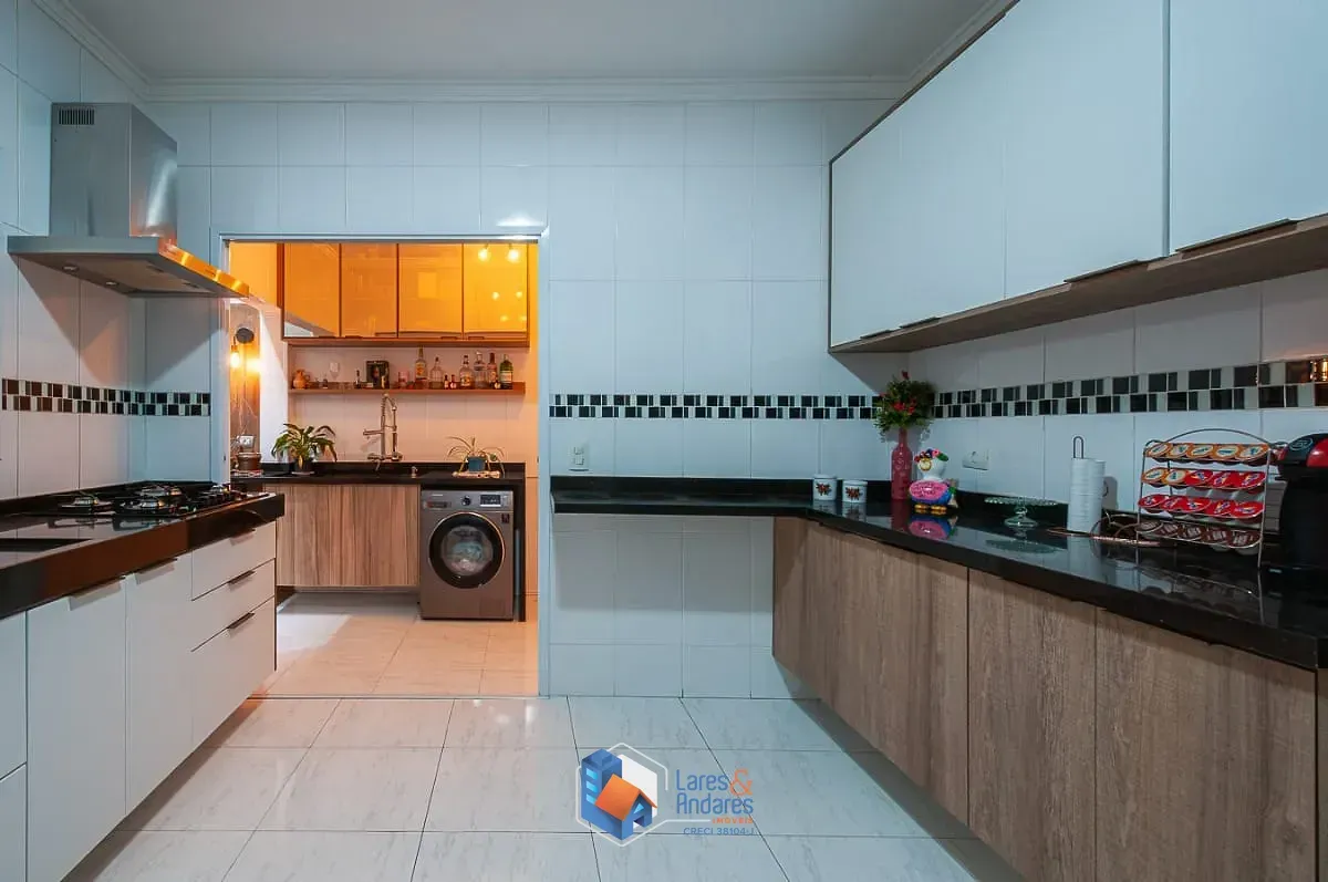 Imagem Sobrado para venda em Santana com 3 quartos, sendo 3 suítes, 160m²
