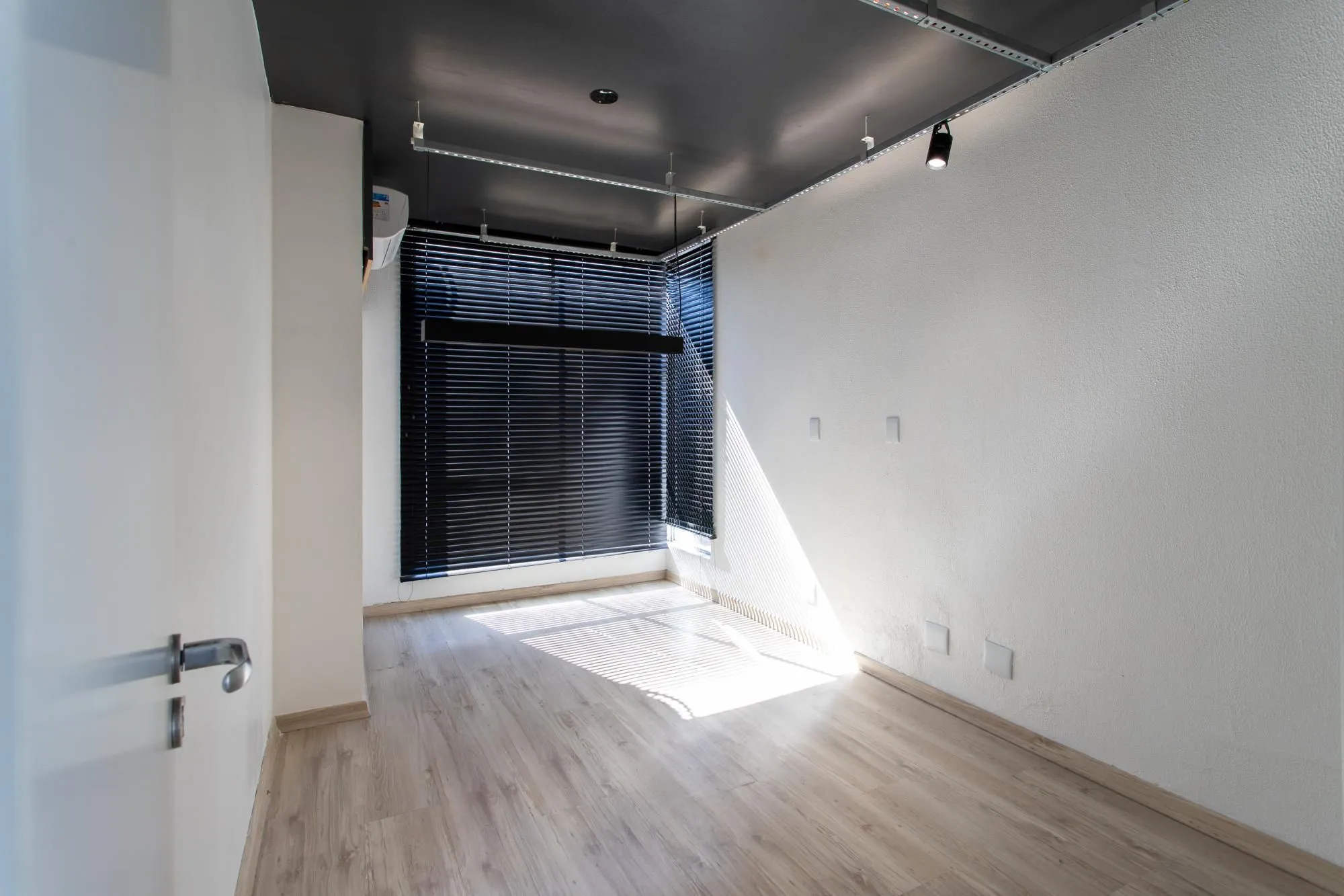 Imagem Andar inteiro com 214 m²