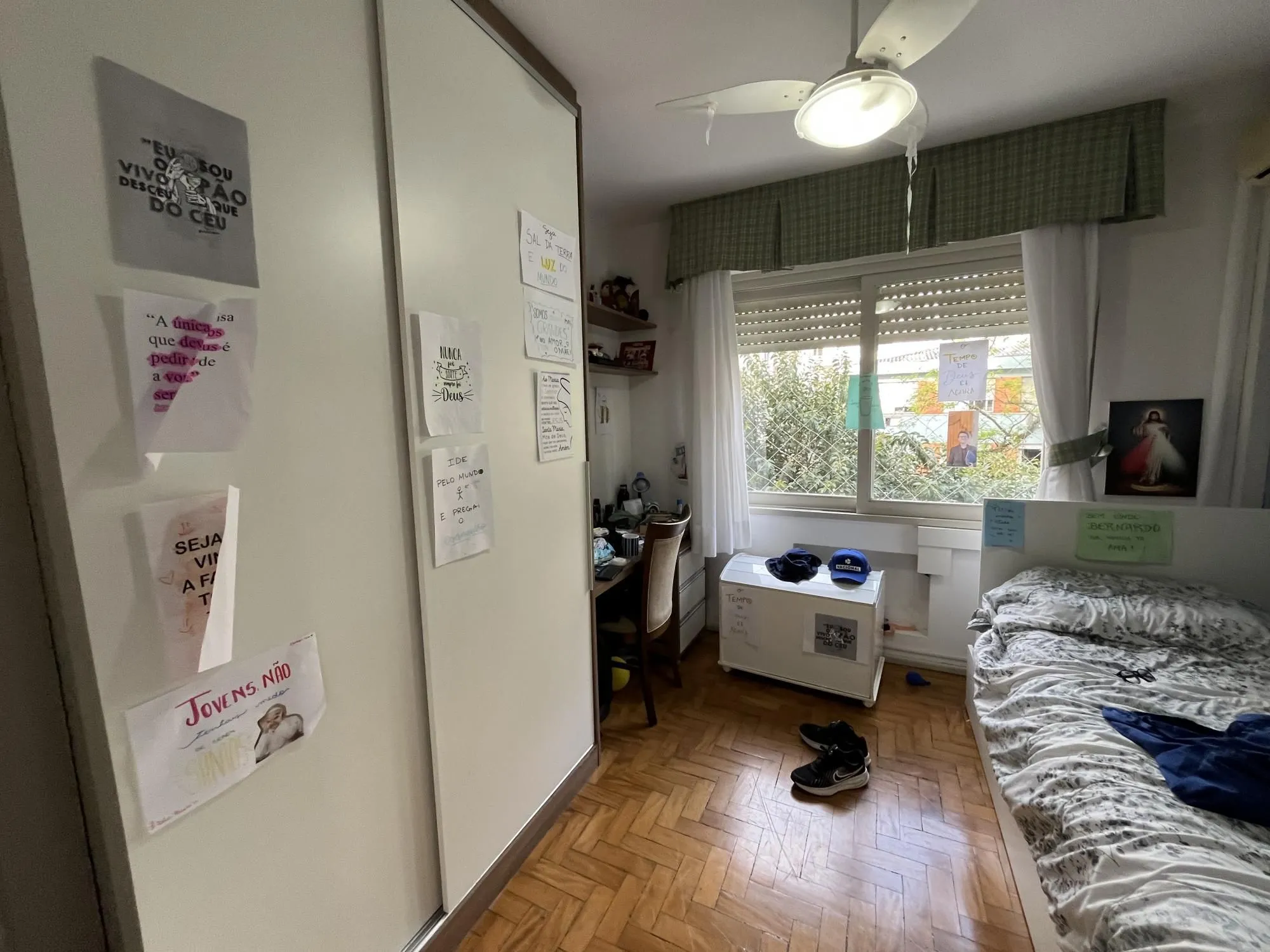 Imagem Apartamento de 3 quartos, suíte e 1 vaga de garagem no bairro Petrópolis em POA