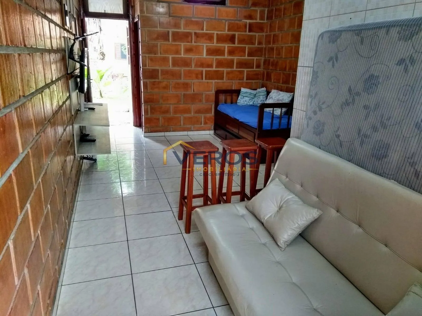Imagem Apartamento Pequeno Mobiliado à Venda na Martim de Sá Caraguatatuba