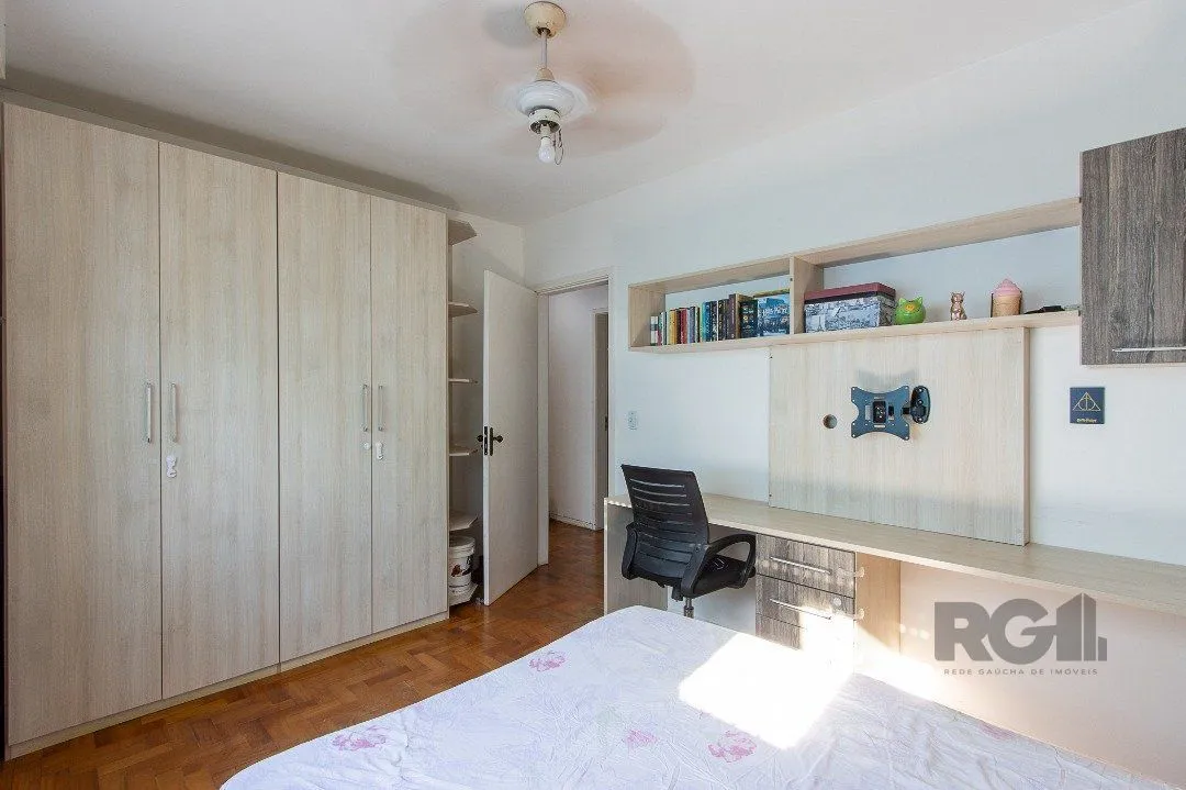 Imagem Casa térrea, com 3 dormitórios, 1 suíte, no bairro Ipanema.
