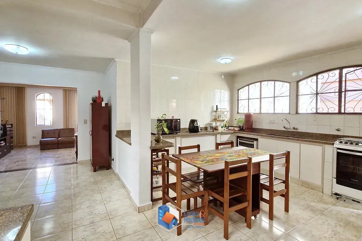 Imagem Sobrado para venda em Parada Inglesa com 6 quartos, sendo 2 suítes, 150m²