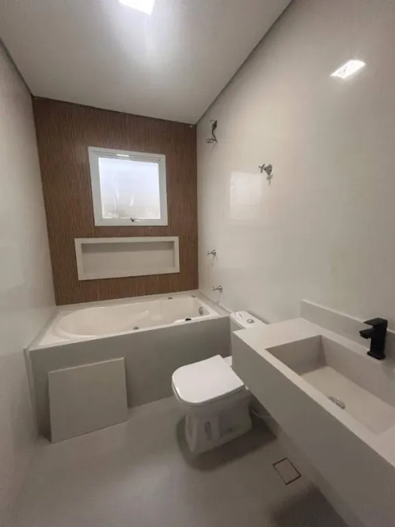 Imagem CASA COM 140,00 m² - CANTO DO FORTE - PRAIA GRANDE SP