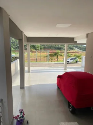 Imagem Casa Alto Padrão em Camboriú - Condomínio Fechado