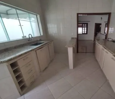 Imagem Casa à venda 2 Quartos, 2 Vagas, 250M², Vila Suiça, Pindamonhangaba - SP
