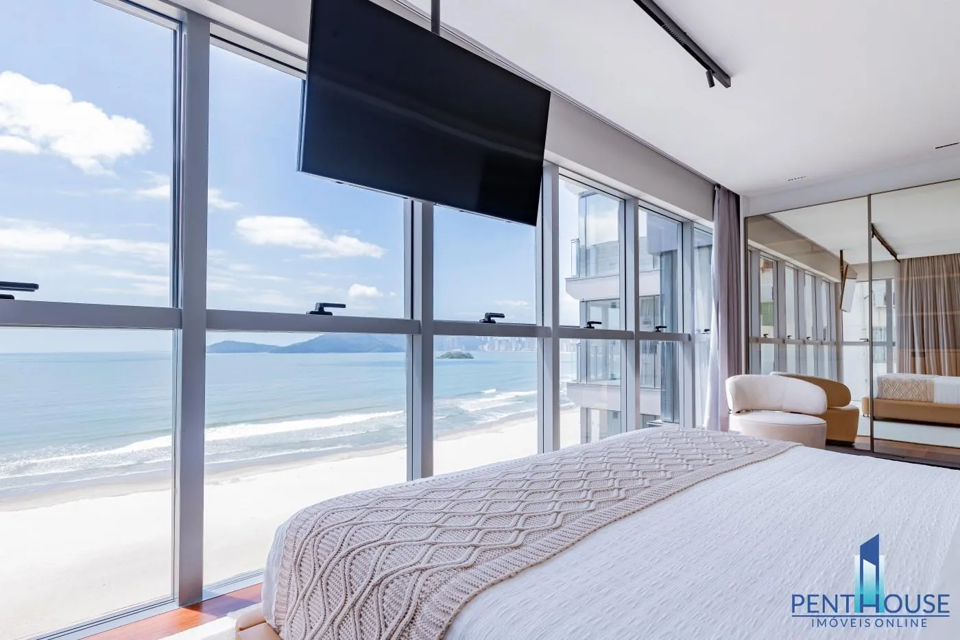 Imagem Apartamento Frente Mar para Venda em Balneário Camboriú, CENTRO, 4 dormitórios, 4 suítes, 5 banheiros, 4 vagas