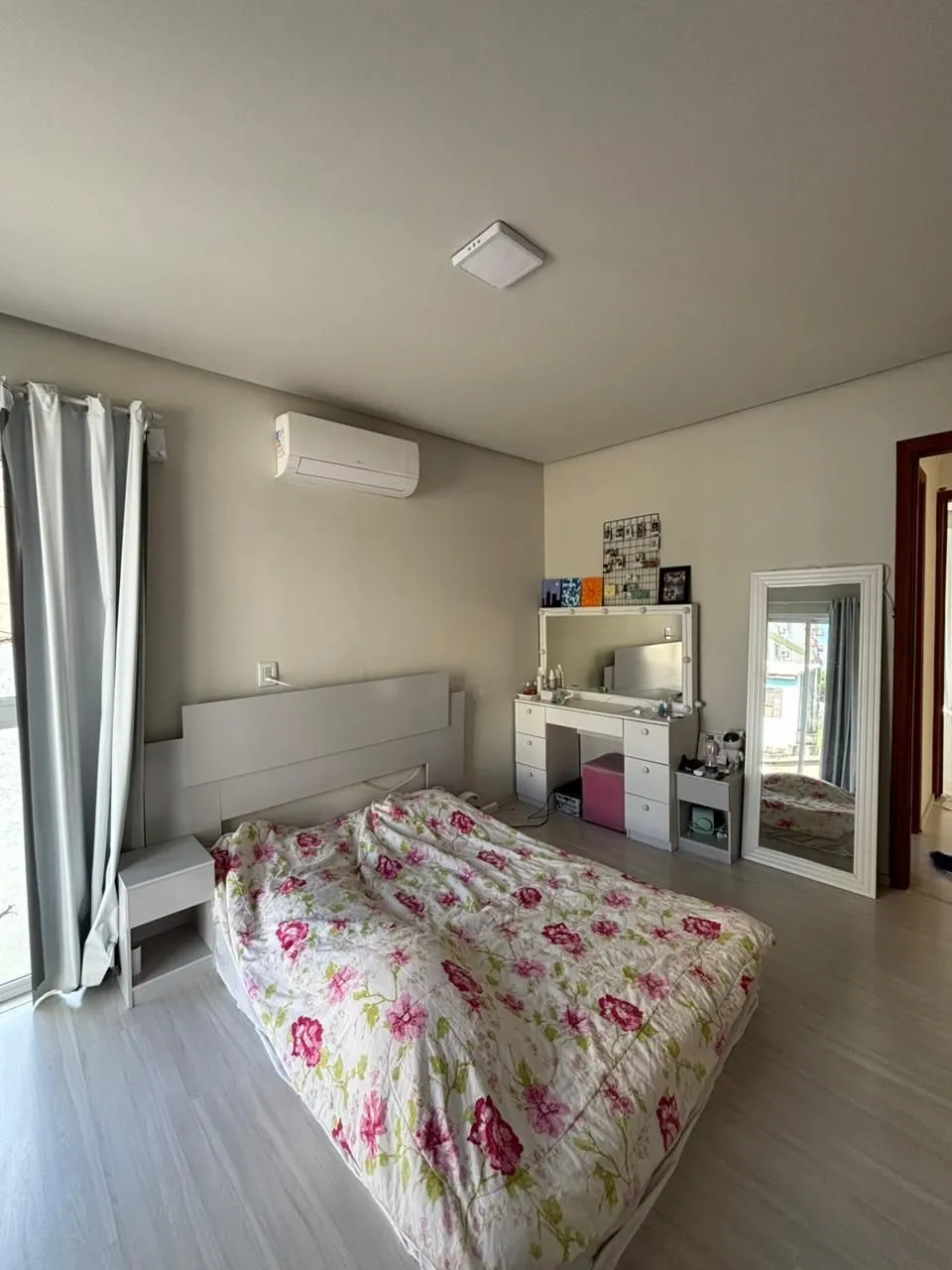 Imagem Casa com 177m², localizado no bairro Azenha em Porto Alegre/RS.