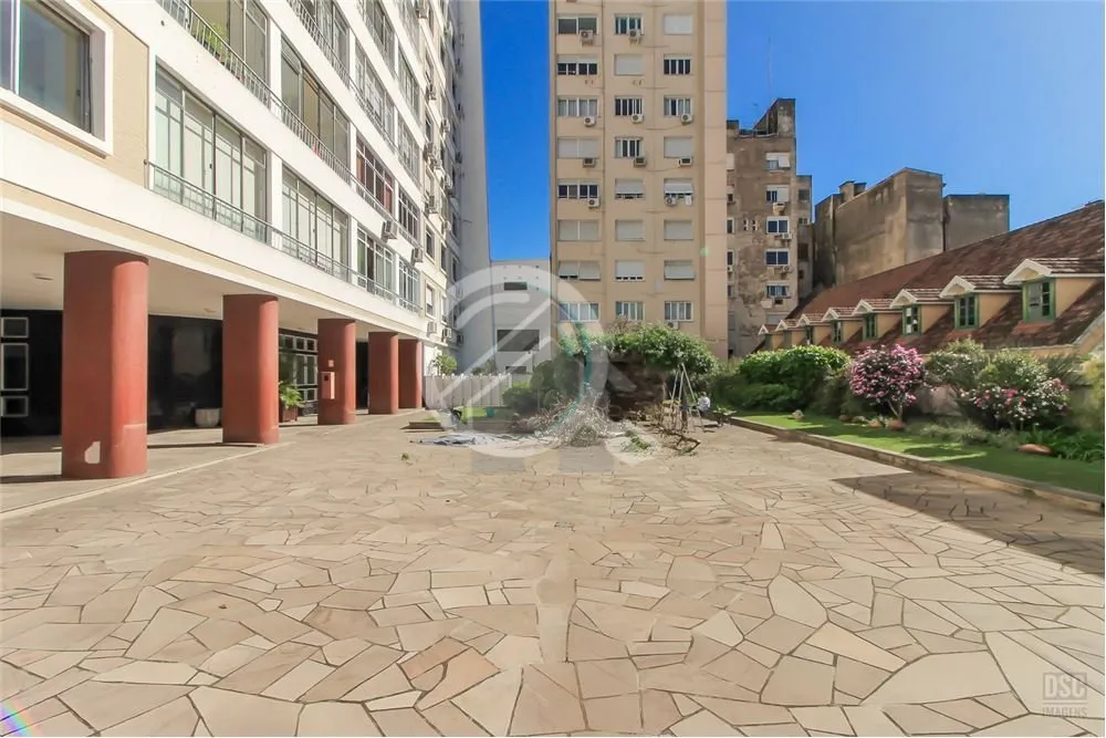 Imagem APARTAMENTO CENTRO HISTÓRICO , 4DORMITÓRIOS COM VAGA DE GARAGEM! Dificilmente quem é de Porto Ale...