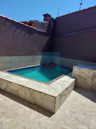 Casa à 250 metros da Praia do Agenor de Campos em Mongaguá, piscina, garagem, 350mil