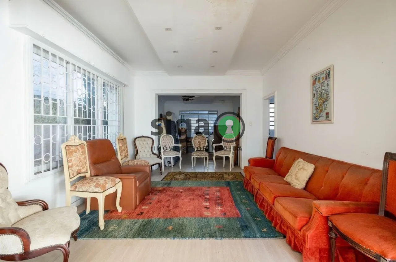 Imagem Casa a venda no bairro do Pacaembu, com 4 quartos e 4 vagas.