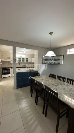 Imagem Casa para fins comerciais, 12x25, 03 cômodos, 02 salas, 02 wcs