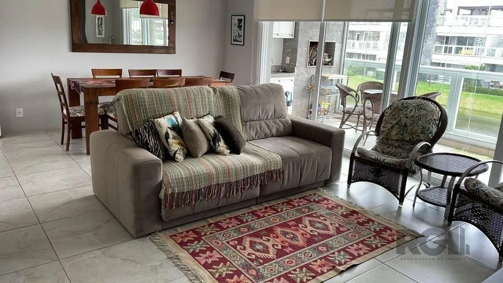 Imagem Casa no Condomínio Rossi 4 Dormitórios