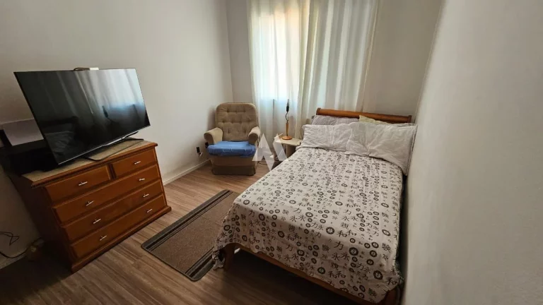 Imagem Apartamento Aconchegante na Vila Belmiro com 02 quartos (01 suíte), garagem demarcada na escritura.