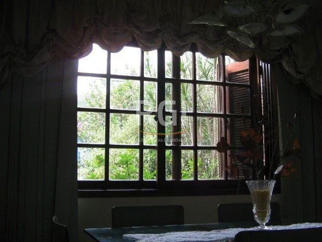 Imagem Casa para Venda - 260m², 3 dormitórios, sendo 1 suites, 7 vagas - Nonoai