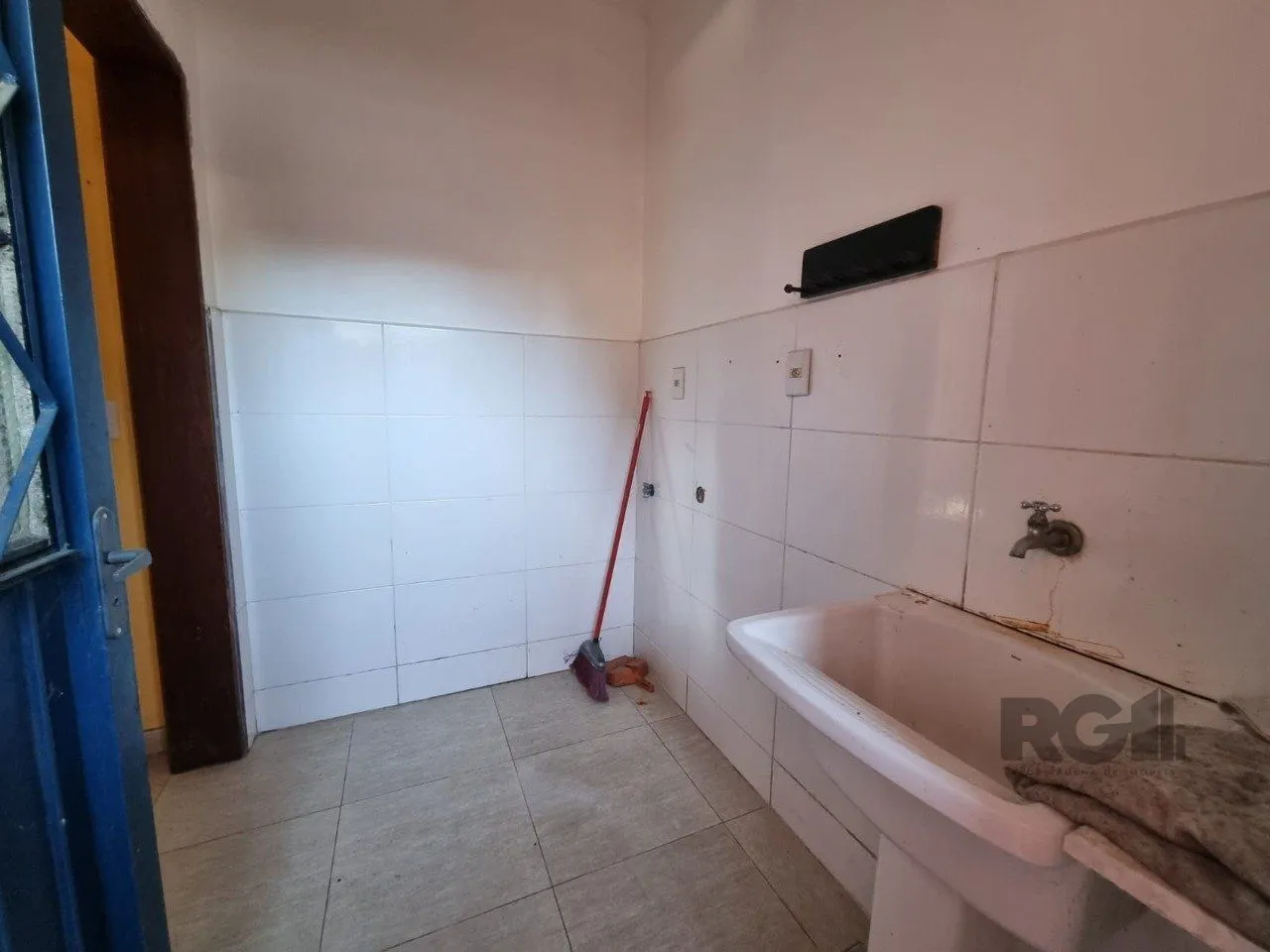 Imagem Linda Casa Bairro Ipanema 02 Dormitórios Suíte