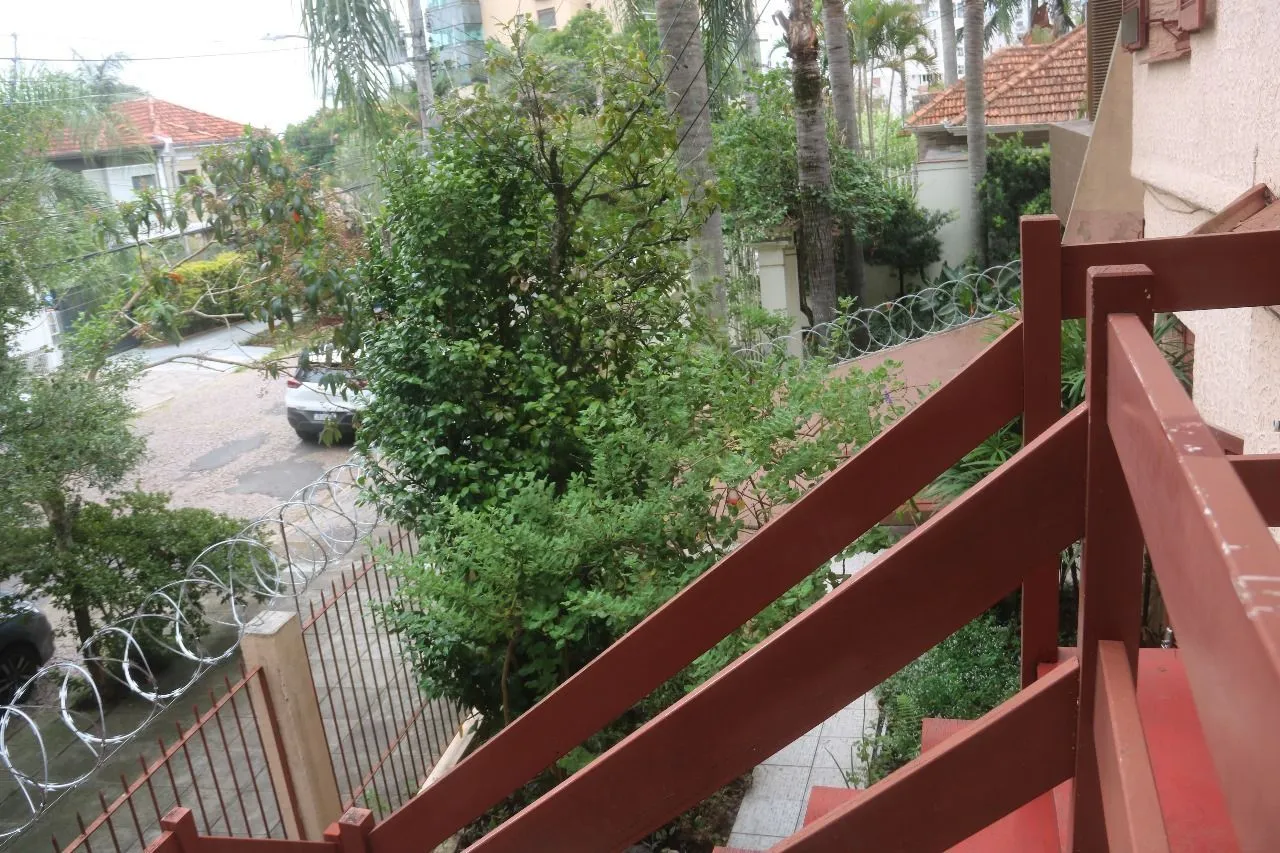 Imagem Casa 7 dormitórios 2 vagas de garagem no bairro Petrópolis