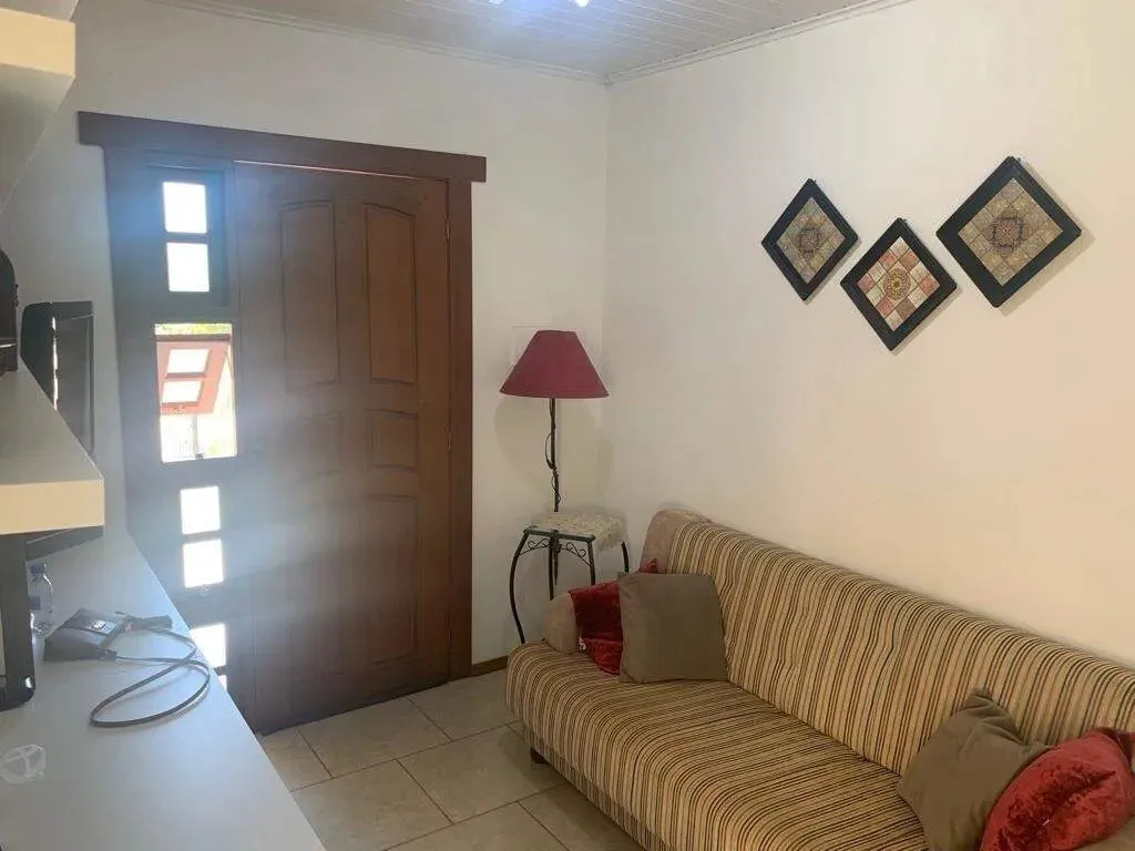 Imagem Casa com 2 dormitórios, 1 Suíte, 2 Vagas, Tarumã - Viamão/RS