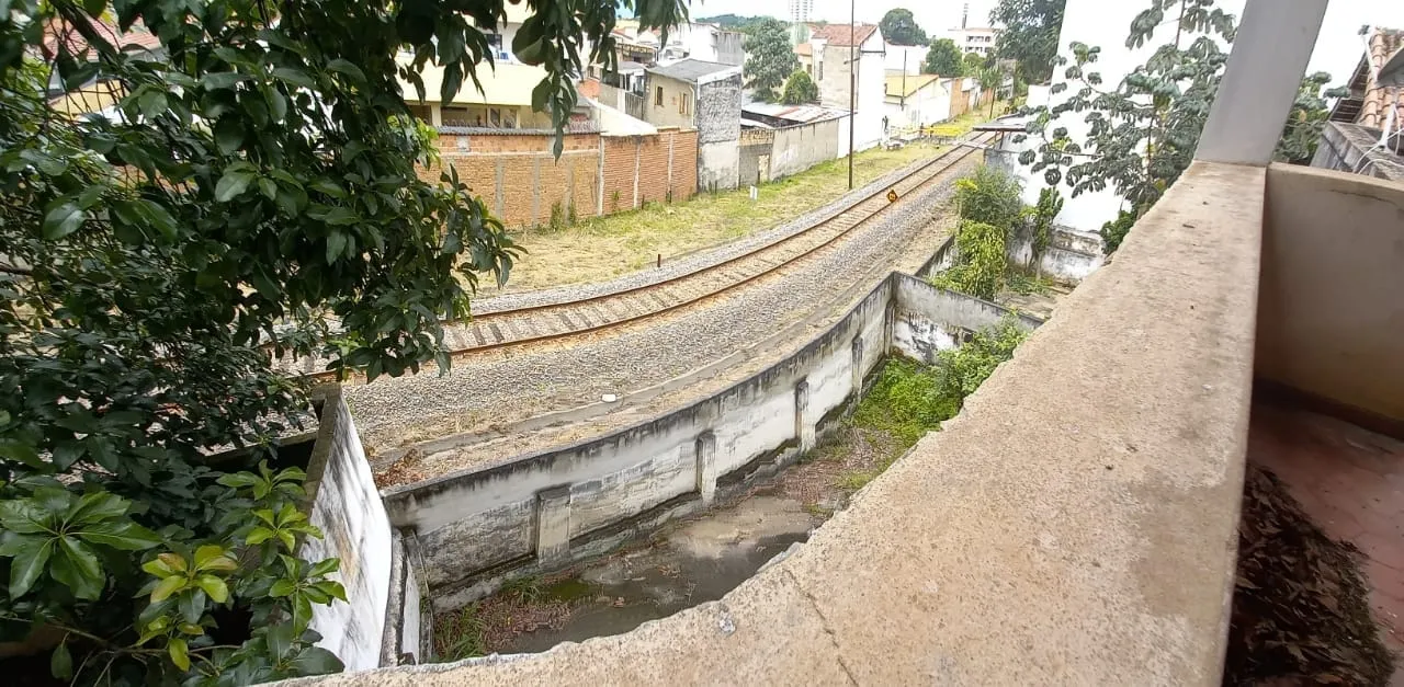 Imagem Casa à venda 7 Quartos, 3 Vagas, Centro, Guaratinguetá - SP