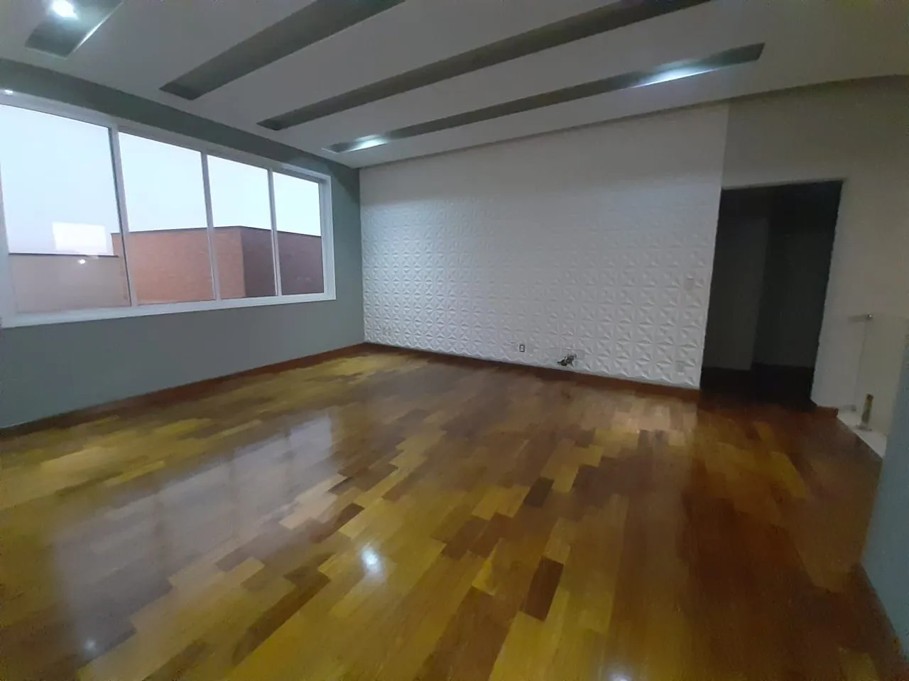 Imagem Casa de alto padrão no Alphaville Nova Esplanada, Votorantim, com 5 suítes, piscina e vista privilegiada, próxima ao Campolim e Shopping Iguatemi.