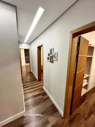 Imagem Que tal morar em uma casa ampla e moderna, recém-construída e próxima de tudo?

Residência únic...