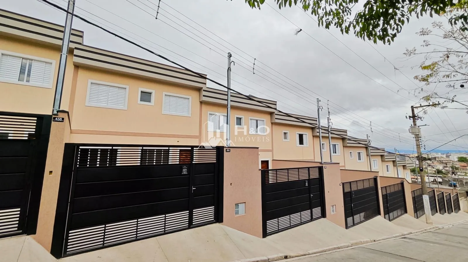 Imagem Sobrado Frontal à Venda na Vila Áurea - Guaianazes