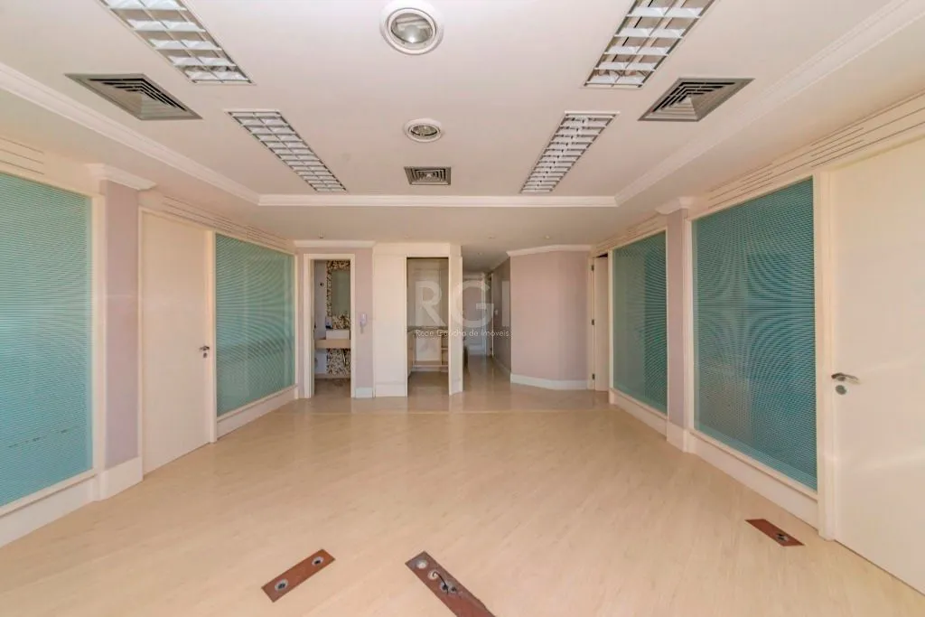 Imagem Conjunto Comercial de 129,57m2 nas Três Figueiras para comprar