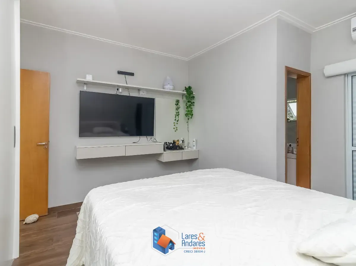 Imagem Sobrado para venda em City Recanto Anastácio com 3 quartos, sendo 3 suítes, 158m²