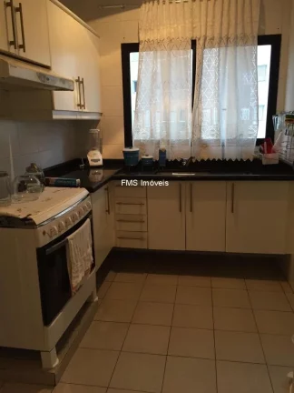 Imagem Apartamento à venda na Vila Andrade, São Paulo-SP: 3 quartos, 1 suíte, 3 salas, 3 banheiros, 2 vagas e 200m² de área.
