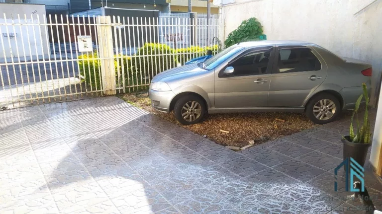 Imagem (Permuta ou financiamento) Sobrado 04 quartos c/suíte, terreno nos fundos, no Jardim das Américas em Curitiba PR,