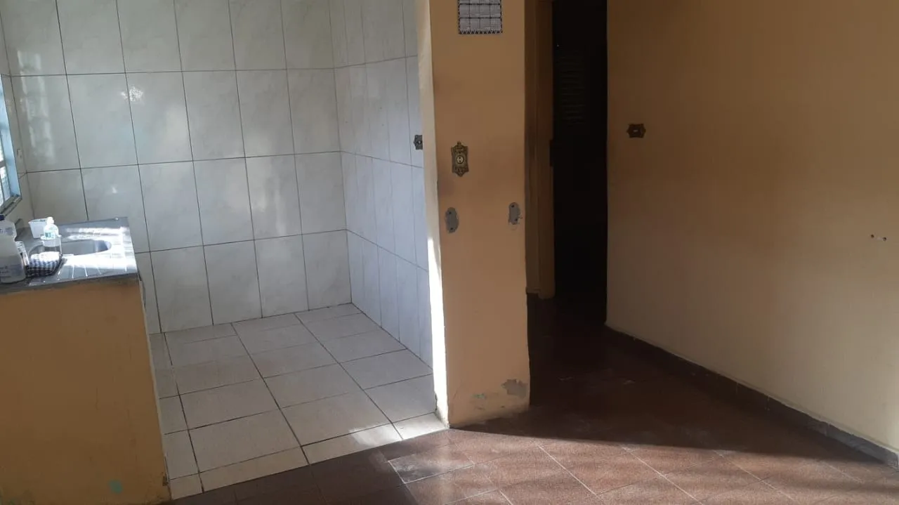 Imagem Casa Comercial à Venda em Votorantim-SP - 3 Quartos, 1 Sala, 1 Banheiro, 1 Vaga de Garagem - Imperdível!