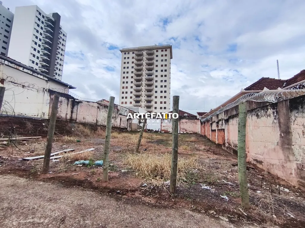 Foto do imóvel Terreno à venda em Franca, Centro, 303m2 em Rua Comandante Salgado