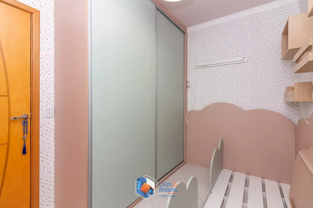 Imagem Casa para venda em Parque São Domingos com 3 quartos, sendo 1 suíte, 220m²