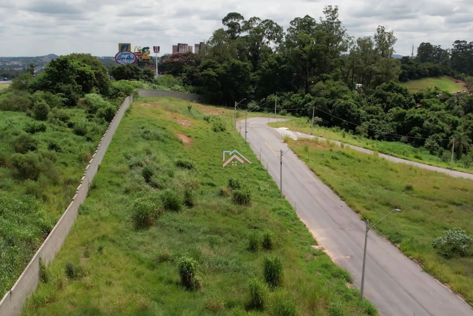 Imagem Terrenos à venda em loteamento fechado Residencial Lago Azul - Lotes à partir 250 m2 - Jundiaí - São